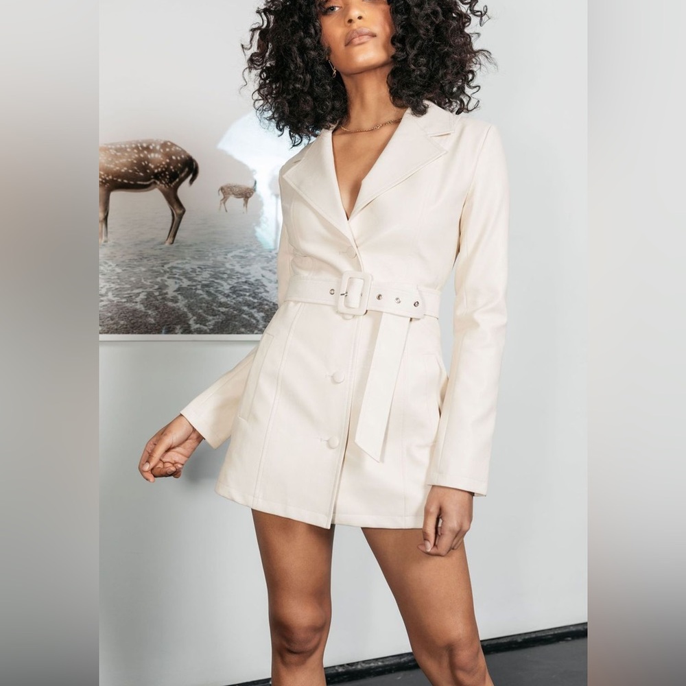 Kittenish Boss Babe Blazer Dress. NWT size M.